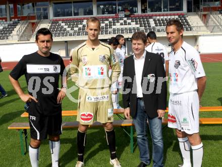 Fussball. Bundesliga. WAC. Mannschaftsfototermin. Portraits. Trainer Nenad Bjelica, Marco Knaller, Dietmar Riegler, Gernot Messner. Wolfsberg, 2.7.2012.
Foto: Kuess
---
pressefotos, pressefotografie, kuess, qs, qspictures, sport, bild, bilder, bilddatenbank