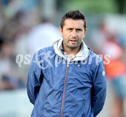 Fussball Testspiel. Treibach gegen RZ Pellets WAC.  Trainer Nenad Bjelica (WAC). Treibach, 6.7.2012.
Foto: Kuess
---
pressefotos, pressefotografie, kuess, qs, qspictures, sport, bild, bilder, bilddatenbank