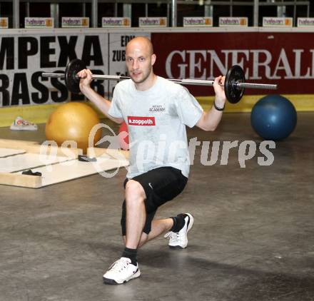 Eishockey. KAC. Sommertraining. Training. Ratz Herbert. Klagenfurt, 19.6.2012.
Fotos: Kuess
---
pressefotos, pressefotografie, kuess, qs, qspictures, sport, bild, bilder, bilddatenbank