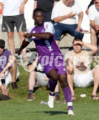 Fussball Testspiel. SK Austria Klagenfurt gegen Domzale. Christian Makanda Mpaka (Austria). Schiefling, am 8.7.2012.
Foto: Kuess
---
pressefotos, pressefotografie, kuess, qs, qspictures, sport, bild, bilder, bilddatenbank
