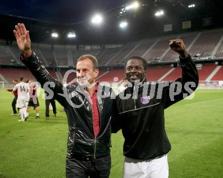 Fussball OEFB Cup. SK Austria Klagenfurt gegen SV Horn. Trainer Dietmar Thuller, Thierry Fidjeu Tazemeta (Austria). Klagenfurt, am 13.7.2012.
Foto: Kuess
---
pressefotos, pressefotografie, kuess, qs, qspictures, sport, bild, bilder, bilddatenbank