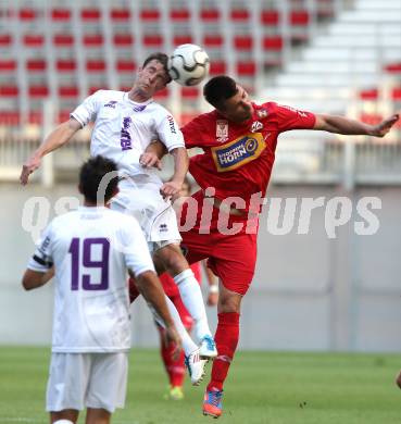 Fussball OEFB Cup. SK Austria Klagenfurt gegen SV Horn. Stefan Erkinger (Austria), Miroslav Milosevic (Horn). Klagenfurt, am 13.7.2012.
Foto: Kuess
---
pressefotos, pressefotografie, kuess, qs, qspictures, sport, bild, bilder, bilddatenbank