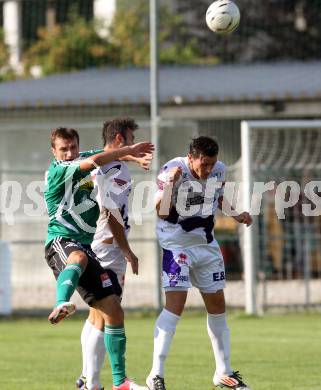 Fussball OEFB Cup. SAK gegen TSV St. Johann/Pongau. Murat Veliu, Darjan Aleksic, (SAK), Leonardo Barnjak (St.Johann). Klagenfurt, 14.7.2012.
Foto: Kuess
---
pressefotos, pressefotografie, kuess, qs, qspictures, sport, bild, bilder, bilddatenbank