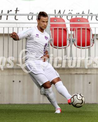 Fussball OEFB Cup. SK Austria Klagenfurt gegen SV Horn. Marco Sahanek (Austria). Klagenfurt, am 13.7.2012.
Foto: Kuess
---
pressefotos, pressefotografie, kuess, qs, qspictures, sport, bild, bilder, bilddatenbank