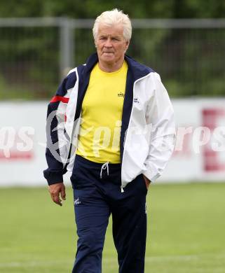 Fussball OEFB Cup. SAK gegen TSV St. Johann/Pongau. Trainer Alois Jagodic (SAK). Klagenfurt, 14.7.2012.
Foto: Kuess
---
pressefotos, pressefotografie, kuess, qs, qspictures, sport, bild, bilder, bilddatenbank