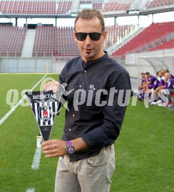 Fussball Testspiel. SK Austria Klagenfurt gegen Besiktas Istanbul. Trainer Dietmar Thuller (Austria). Klagenfurt, am 16.7.2012.
Foto: Kuess
---
pressefotos, pressefotografie, kuess, qs, qspictures, sport, bild, bilder, bilddatenbank