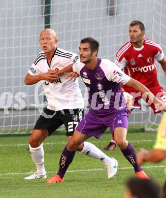 Fussball Testspiel. SK Austria Klagenfurt gegen Besiktas Istanbul. Rexhe Bytyci (Austria), Sezer Oezmen (Besiktas). Klagenfurt, am 16.7.2012.
Foto: Kuess
---
pressefotos, pressefotografie, kuess, qs, qspictures, sport, bild, bilder, bilddatenbank