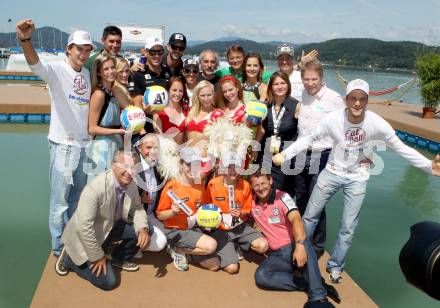 Beachvolleyball Grand Slam 2012. Pressekonferenz. Clemens Doppler, Alexander Horst, Hannes Jagerhofer, Xandi Huber, Robin Seidl, Sara Montagnolli, Babsi Hansel, Peter Kleinmann, Christian Scheider. Klagenfurt, 17.7.2012.
Foto: kuess
---
pressefotos, pressefotografie, kuess, qs, qspictures, sport, bild, bilder, bilddatenbank