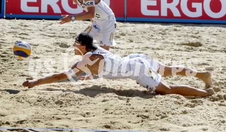 Beachvolleyball Grand Slam.  Daniel Hupfer (AUT). Klagenfurt, 18.7.2012
Foto: Kuess

---
pressefotos, pressefotografie, kuess, qs, qspictures, sport, bild, bilder, bilddatenbank