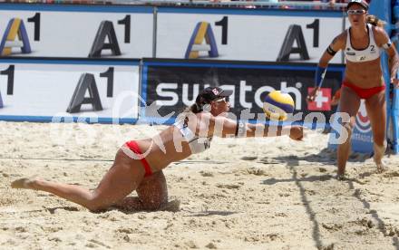 Beachvolleyball Grand Slam.  Sara Montagnolli, Barbara Hansel (AUT). Klagenfurt, 18.7.2012
Foto: Kuess

---
pressefotos, pressefotografie, kuess, qs, qspictures, sport, bild, bilder, bilddatenbank