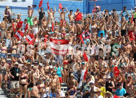 Beachvolleyball Grand Slam.  Fans. Klagenfurt, 18.7.2012
Foto: Kuess

---
pressefotos, pressefotografie, kuess, qs, qspictures, sport, bild, bilder, bilddatenbank