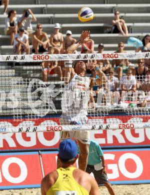 Beachvolleyball Grand Slam.  Michael Leeb (AUT). Klagenfurt, 18.7.2012
Foto: Kuess

---
pressefotos, pressefotografie, kuess, qs, qspictures, sport, bild, bilder, bilddatenbank