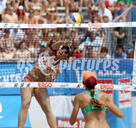 Beachvolleyball Grand Slam.  Sara Montagnolli (AUT). Klagenfurt, 18.7.2012
Foto: Kuess

---
pressefotos, pressefotografie, kuess, qs, qspictures, sport, bild, bilder, bilddatenbank