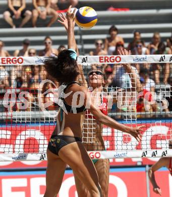 Beachvolleyball Grand Slam.   Sabine Swoboda (AUT),  Xi Zhang (CHN). Klagenfurt, 18.7.2012
Foto: Kuess

---
pressefotos, pressefotografie, kuess, qs, qspictures, sport, bild, bilder, bilddatenbank