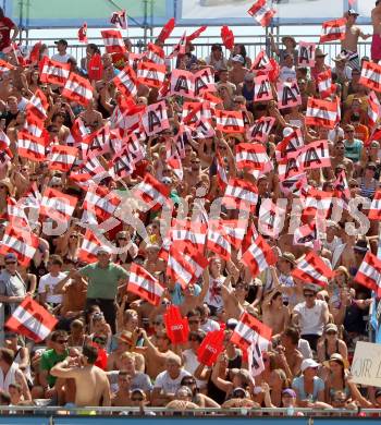 Beachvolleyball Grand Slam.  Fans. Klagenfurt, 19.7.2012
Foto: Kuess

---
pressefotos, pressefotografie, kuess, qs, qspictures, sport, bild, bilder, bilddatenbank