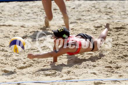 Beachvolleyball Grand Slam.  Doris Schwaiger (AUT). Klagenfurt, 19.7.2012
Foto: Kuess

---
pressefotos, pressefotografie, kuess, qs, qspictures, sport, bild, bilder, bilddatenbank