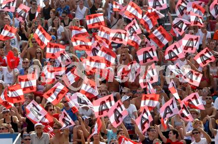 Beachvolleyball Grand Slam.  Fans. Klagenfurt, 19.7.2012
Foto: Kuess

---
pressefotos, pressefotografie, kuess, qs, qspictures, sport, bild, bilder, bilddatenbank