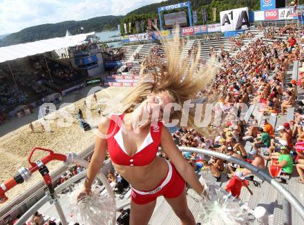 Beachvolleyball Grand Slam. Eskimo Girl. Klagenfurt, am 18.7.2012.
Foto: Kuess
---
pressefotos, pressefotografie, kuess, qs, qspictures, sport, bild, bilder, bilddatenbank