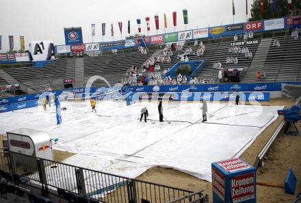 Beachvolleyball Grand Slam.  Samstag 8:00 Uhr. Center Court. Klagenfurt, 21.7.2012
Foto: Kuess

---
pressefotos, pressefotografie, kuess, qs, qspictures, sport, bild, bilder, bilddatenbank