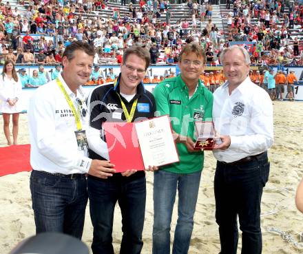 Beachvolleyball Grand Slam. Christian Scheider, Achill Rumpold, Hannes Jagerhofer, Gerhard Doerfler. Klagenfurt, 22.7.2012
Foto: Kuess

---
pressefotos, pressefotografie, kuess, qs, qspictures, sport, bild, bilder, bilddatenbank