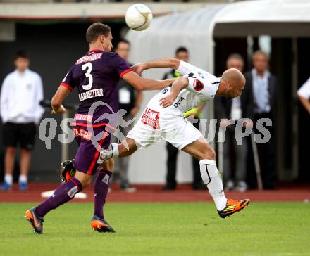 Fussball. Bundesliga. RZ Pellets WAC gegen FK Austria Wien. Stephan Stueckler, (WAC), Georg Margreiter (Wien). Wolfsberg, 25.7.2012.
Foto: Kuess


---
pressefotos, pressefotografie, kuess, qs, qspictures, sport, bild, bilder, bilddatenbank