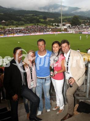 Fussball. Bundesliga. RZ Pellets WAC gegen FK Austria Wien. Peter Samselnig, Waltraud Riegler, Armin Assinger, Bettina Rabitsch, Dietmar Riegler. Wolfsberg, 25.7.2012.
Foto: Kuess


---
pressefotos, pressefotografie, kuess, qs, qspictures, sport, bild, bilder, bilddatenbank