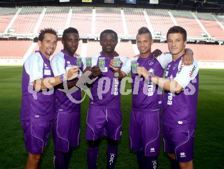 Fussball. Regionalliga. Mannschaftsfototermin SK Austria Klagenfurt. Matthias Dollinger, Christian Makanda Mpaka, Thierry Fidjeu Tazemeta, Marco Sahanek, Hannes Eder. 26.7.2012.
Foto: Kuess
---
pressefotos, pressefotografie, kuess, qs, qspictures, sport, bild, bilder, bilddatenbank