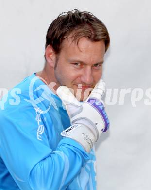 Fussball. Regionalliga. SK Austria Klagenfurt. Mannschaftsfototermin.   Portrait.  Alexander Schenk. Klagenfurt, 26.7.2012.
Foto: Kuess
---
pressefotos, pressefotografie, kuess, qs, qspictures, sport, bild, bilder, bilddatenbank