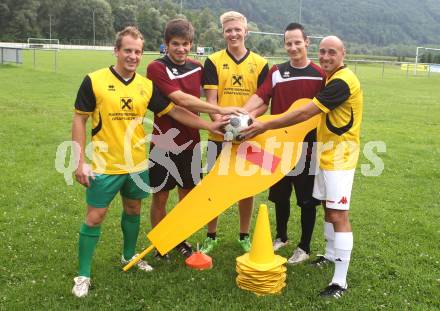 Fussball 2. Klasse D. TSV Grafenstein. Martin Pistotnig, Patrick Gregoritsch, Fabian Kuess, Christian Wadler, Markus Huber. Grafenstein, am 24.7.2012.
Foto: Kuess
---
pressefotos, pressefotografie, kuess, qs, qspictures, sport, bild, bilder, bilddatenbank