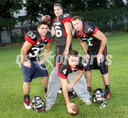 American Football. Junioren Nationalteam. Carinthian Black Lions. Thomas Oberdorfer, Christoph Leitner, Dario Dobrolevski, Thomas Torta. Klagenfurt, am 12.6.2012.
Foto: Kuess
---
pressefotos, pressefotografie, kuess, qs, qspictures, sport, bild, bilder, bilddatenbank