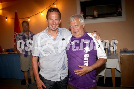 Fussball Regionalliga. Grillparty. SK Austria Klagenfurt. Dietmar Thuller, Fahnenschwinger Willi. Woelfnitz, am 28.7.2012.
Foto: Kuess
---
pressefotos, pressefotografie, kuess, qs, qspictures, sport, bild, bilder, bilddatenbank