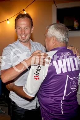 Fussball Regionalliga. Grillparty. SK Austria Klagenfurt. Trainer Dietmar Thuller, Fahnenschwinger Willi. Woelfnitz, am 28.7.2012.
Foto: Kuess
---
pressefotos, pressefotografie, kuess, qs, qspictures, sport, bild, bilder, bilddatenbank