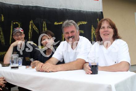 Fussball Regionalliga. Grillparty. SK Austria Klagenfurt. Fans. Woelfnitz, am 28.7.2012.
Foto: Kuess
---
pressefotos, pressefotografie, kuess, qs, qspictures, sport, bild, bilder, bilddatenbank