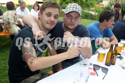 Fussball Regionalliga. Grillparty. SK Austria Klagenfurt. Fans. Woelfnitz, am 28.7.2012.
Foto: Kuess
---
pressefotos, pressefotografie, kuess, qs, qspictures, sport, bild, bilder, bilddatenbank