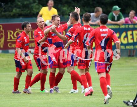 Fussball Regionalliga. Feldkirchen gegen SAK. Torjubel SAK. Feldkirchen, 3.8.2012.
Foto: Kuess
---
pressefotos, pressefotografie, kuess, qs, qspictures, sport, bild, bilder, bilddatenbank