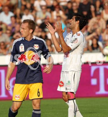 Fussball. Bundesliga. RZ Pellets WAC gegen FC Red Bull Salzburg. Jacobo, (WAC), Christian Schwegler   (Salzburg). Wolfsberg, 4.8.2012.
Foto: Kuess

---
pressefotos, pressefotografie, kuess, qs, qspictures, sport, bild, bilder, bilddatenbank