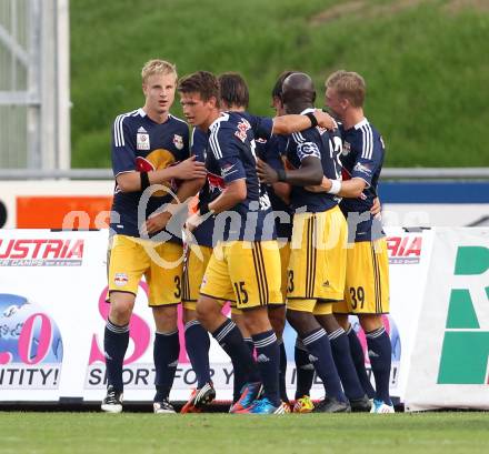 Fussball. Bundesliga. RZ Pellets WAC gegen FC Red Bull Salzburg. Torjubel Salzburg. Wolfsberg, 4.8.2012.
Foto: Kuess

---
pressefotos, pressefotografie, kuess, qs, qspictures, sport, bild, bilder, bilddatenbank