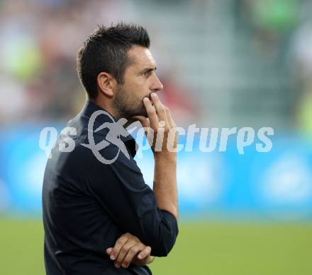 Fussball. Bundesliga. RZ Pellets WAC gegen FC Red Bull Salzburg. Trainer Nenad Bjelica (WAC). Wolfsberg, 4.8.2012.
Foto: Kuess

---
pressefotos, pressefotografie, kuess, qs, qspictures, sport, bild, bilder, bilddatenbank