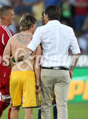 Fussball. Bundesliga. RZ Pellets WAC gegen FC Red Bull Salzburg. Christoph Leitgeb, Trainer Roger Schmidt  (Salzburg). Wolfsberg, 4.8.2012.
Foto: Kuess

---
pressefotos, pressefotografie, kuess, qs, qspictures, sport, bild, bilder, bilddatenbank