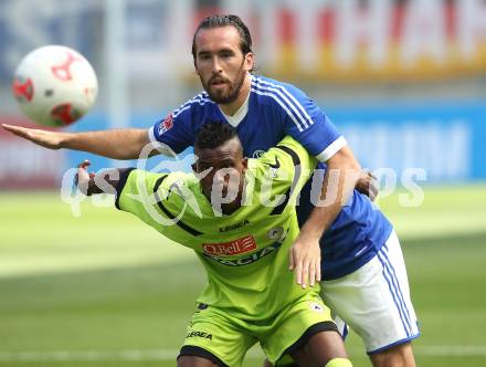 Fussball Testspiel. Schalke 04 gegen Udinese Calcio. Christian Fuchs (Schalke 04), Maicosuel Reginaldo De Matos (Udinese). Klagenfurt, am 5.8.2012.
Foto: Kuess
---
pressefotos, pressefotografie, kuess, qs, qspictures, sport, bild, bilder, bilddatenbank