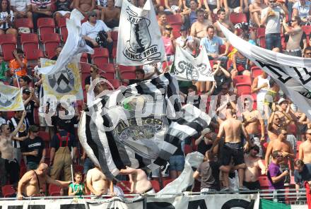 Fussball Testspiel. Schalke 04 gegen Udinese Calcio. Fans (Udinese). Klagenfurt, am 5.8.2012.
Foto: Kuess
---
pressefotos, pressefotografie, kuess, qs, qspictures, sport, bild, bilder, bilddatenbank