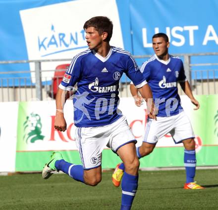 Fussball Testspiel. Schalke 04 gegen Udinese Calcio. Klaas-Jan Huntelaar (Schalke 04). Klagenfurt, am 5.8.2012.
Foto: Kuess
---
pressefotos, pressefotografie, kuess, qs, qspictures, sport, bild, bilder, bilddatenbank