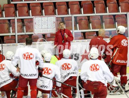 Eishockey. KAC. Training. Christian Weber. Klagenfurt, 6.8.2012. 
Foto: Kuess
---
pressefotos, pressefotografie, kuess, qs, qspictures, sport, bild, bilder, bilddatenbank