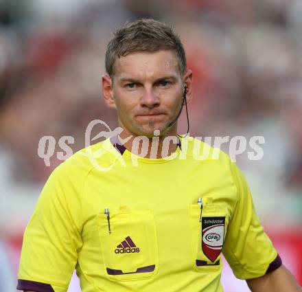 Fussball. Bundesliga. RZ Pellets WAC gegen FC Red Bull Salzburg. Schiedsrichter Manuel Schuettengruber. Wolfsberg, 4.8.2012.
Foto: Kuess

---
pressefotos, pressefotografie, kuess, qs, qspictures, sport, bild, bilder, bilddatenbank