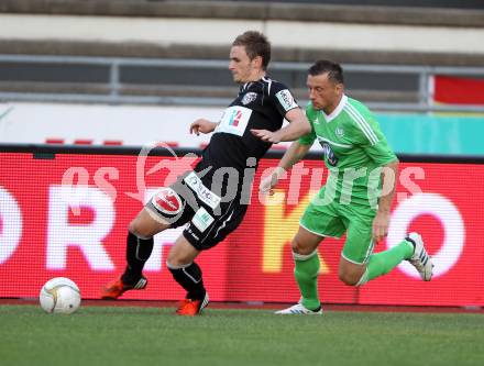 Fussball Testspiel. RZ Pellets WAC gegen VfL Wolfsburg. Michael Sollbauer,  (WAC), Ivica Olic (Wolfsburg). Wolfsberg, 7.8.2012.
Foto: Kuess
---
pressefotos, pressefotografie, kuess, qs, qspictures, sport, bild, bilder, bilddatenbank