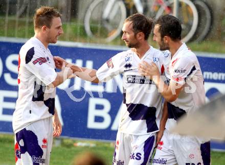 Fussball Regionalliga. SAK gegen VSV. Torjubel Darijo Biscan, Marjan Kropiunik, Murat Veliu (SAK). Klagenfurt, 9.8.2012.
Foto: Kuess
---
pressefotos, pressefotografie, kuess, qs, qspictures, sport, bild, bilder, bilddatenbank