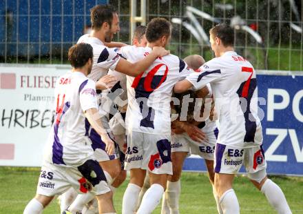 Fussball Regionalliga. SAK gegen VSV. Torjubel SAK. Klagenfurt, 9.8.2012.
Foto: Kuess
---
pressefotos, pressefotografie, kuess, qs, qspictures, sport, bild, bilder, bilddatenbank