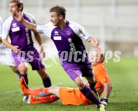 Fussball Regionalliga. SK Austria Klagenfurt gegen Sturm Graz Amateure. Hannes Eder,  (Klagenfurt), Lukas Waltl (Graz). Klagenfurt, 10.8.2012.
Foto: Kuess


---
pressefotos, pressefotografie, kuess, qs, qspictures, sport, bild, bilder, bilddatenbank