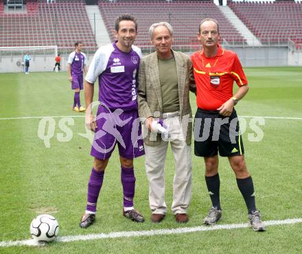 Fussball Regionalliga. SK Austria Klagenfurt gegen Sturm Graz Amateure. Matthias Dollinger, Franz Hasil, Schiedsrichter Gerhard Diesenreither. Klagenfurt, 10.8.2012.
Foto: Kuess


---
pressefotos, pressefotografie, kuess, qs, qspictures, sport, bild, bilder, bilddatenbank