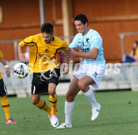 Fussball. Kaerntner Liga. Welzenegg gegen St. Veit/Glan. Oblak Dario (Welzenegg), Hertelt Sebastian (St. Veit). Klagenfurt, 11.8.2012.
Foto: Kuess
---
pressefotos, pressefotografie, kuess, qs, qspictures, sport, bild, bilder, bilddatenbank